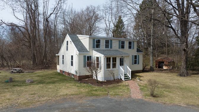 Exterior, Facade, Cape Cod