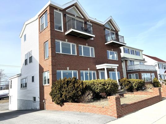 Exterior, Facade, Brick Facade, Rowhouse