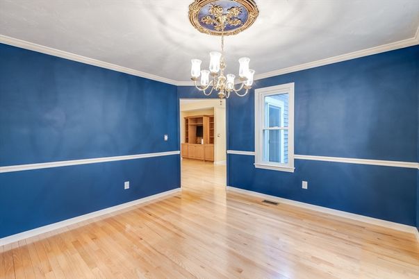 Chandelier, Empty room, Interior, Wood Texture Flooring