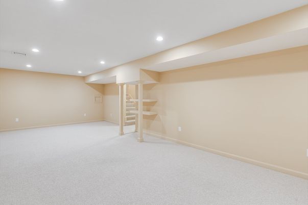 Empty room, Interior, Recessed Lighting