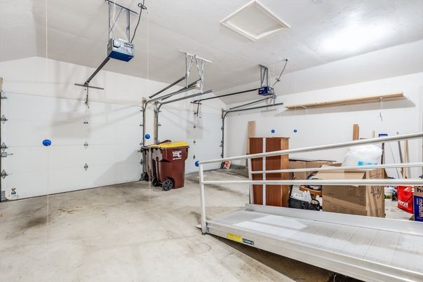 Garage, Interior