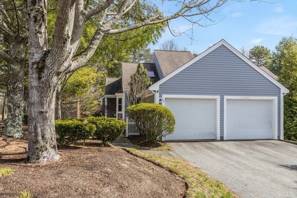 Attached, Detached Garage, Exterior, Facade, Ranch