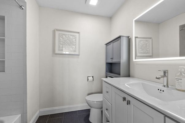 Bathroom, Interior, Recessed Lighting