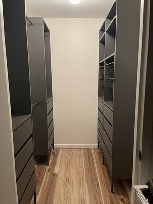 Interior, Walk-in Closets, Wood Texture Flooring