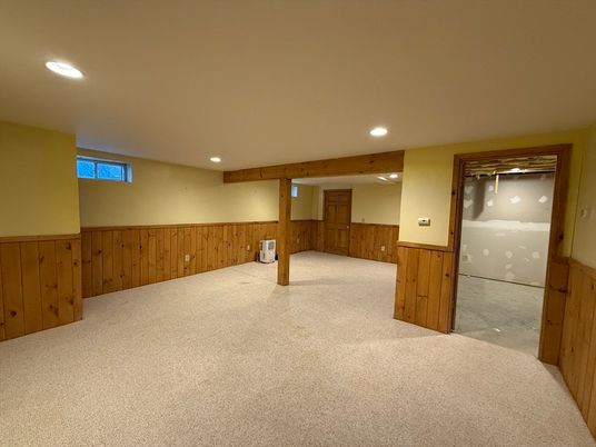 Empty room, Interior, Recessed Lighting