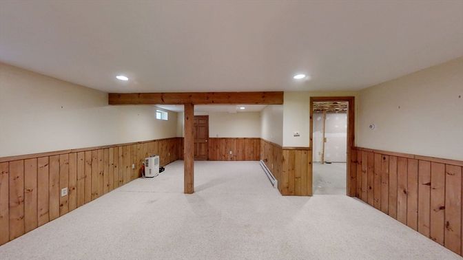 Empty room, Interior, Recessed Lighting, Wooden Beams