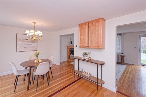 Chandelier, Dining room, Fireplace, Interior, Wood Texture Flooring