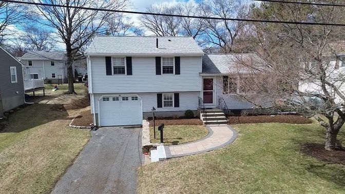 Attached, Exterior, Facade, Raised Ranch