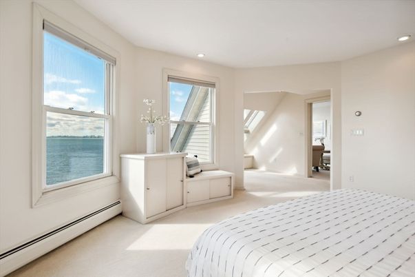 Bedroom, Interior, Recessed Lighting, Water