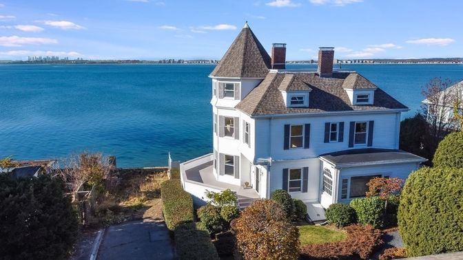 Exterior, Facade, Water, Queen Anne Victorian