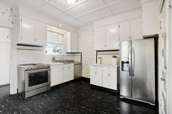 Interior, Kitchen, Stainless Steel Appliances, Wood Texture Flooring