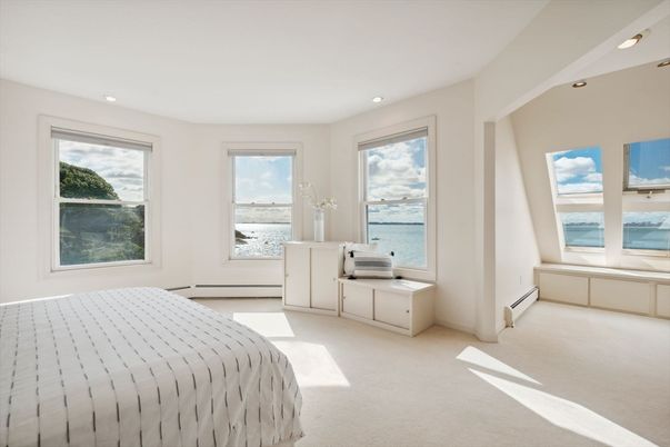 Bedroom, Interior, Recessed Lighting, Water