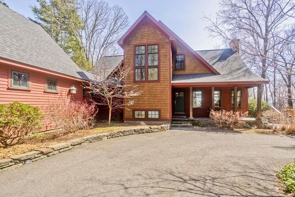 Exterior, Facade, Log Home