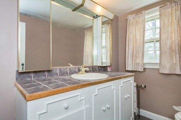 Bathroom, Interior, Tile Countertops