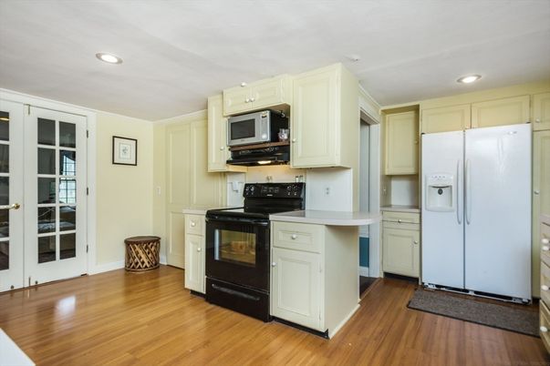 Interior, Kitchen, Recessed Lighting, Wood Texture Flooring