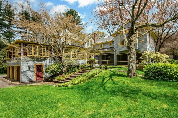 Backyard, Exterior, Facade, Queen Anne Victorian
