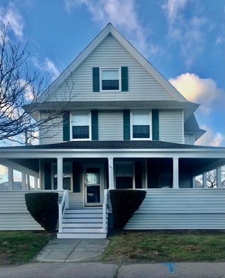 Exterior, Facade, Queen Anne Victorian