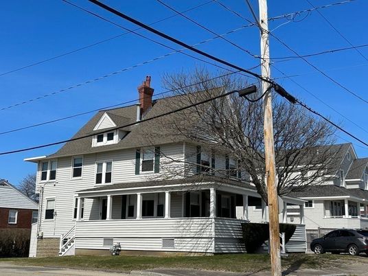 Exterior, Facade, Queen Anne Victorian