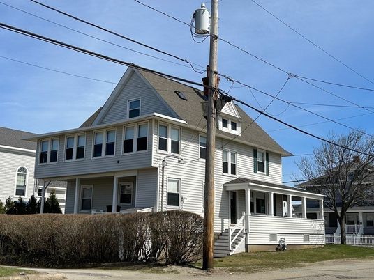Exterior, Facade, Queen Anne Victorian