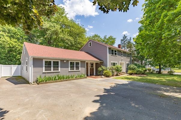 Backyard, Exterior, Facade, Cape Cod