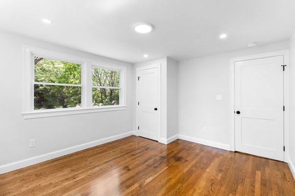 Empty room, Interior, Recessed Lighting, Wood Texture Flooring