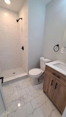 Bathroom, Interior, Marble, Recessed Lighting