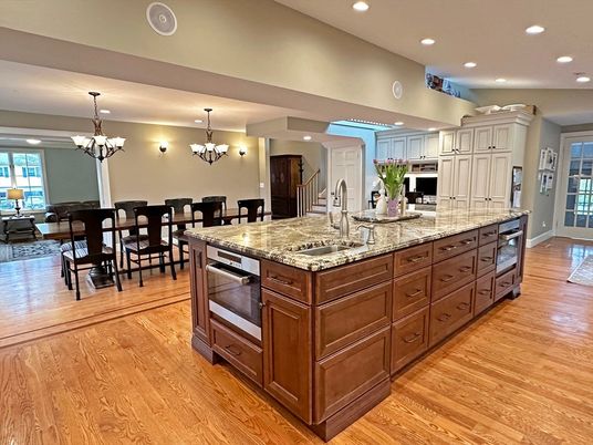 Chandelier, Dining room, Interior, Kitchen, Recessed Lighting, Stainless Steel Appliances, Wood Texture Flooring
