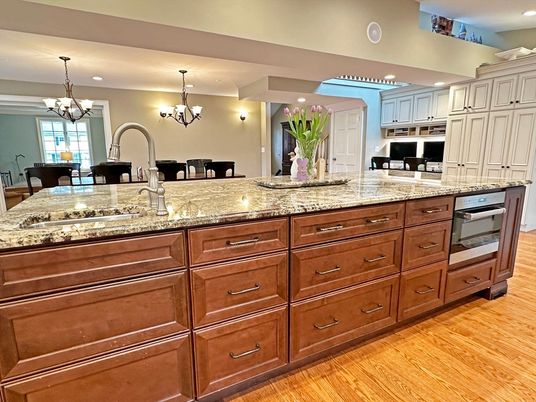 Chandelier, Dining room, Interior, Kitchen, Recessed Lighting, Wood Texture Flooring