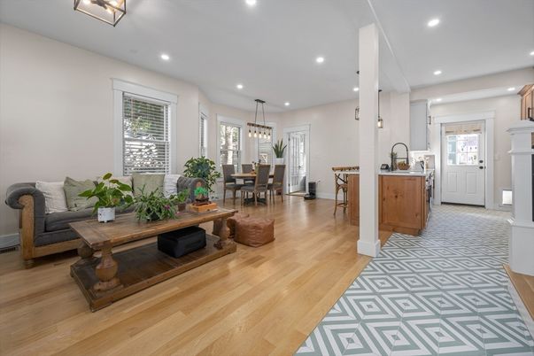 Dining room, Interior, Kitchen, Pendant Lights, Recessed Lighting, Wood Texture Flooring