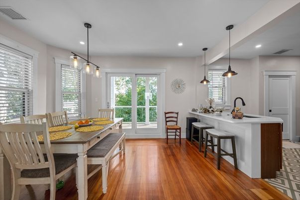 Dining room, Interior, Kitchen, Pendant Lights, Recessed Lighting, Wood Texture Flooring