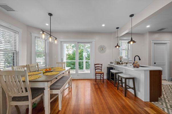 Dining room, Interior, Kitchen, Pendant Lights, Recessed Lighting, Wood Texture Flooring