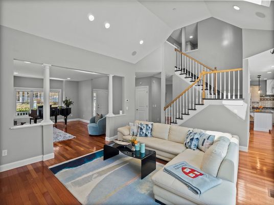 Interior, Living room, Pendant Lights, Piano, Recessed Lighting, Wood Texture Flooring