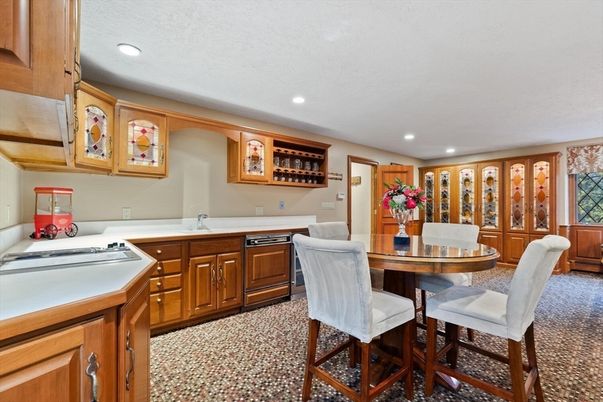 Dining room, Interior, Recessed Lighting