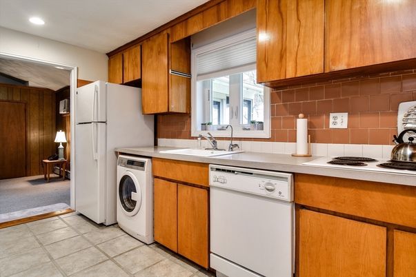 Interior, Kitchen, Recessed Lighting, Washer