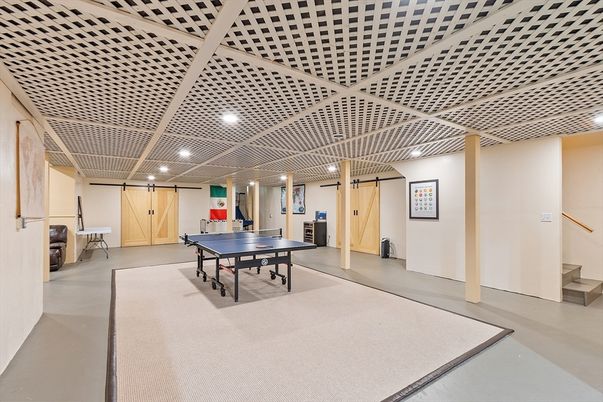 Game Room, Interior, Recessed Lighting