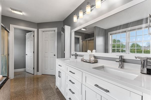 Bathroom, Dual Sink Vanities, Interior