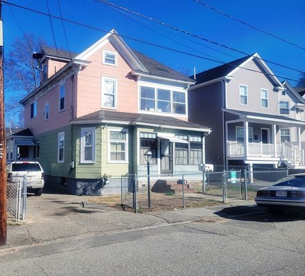 Exterior, Facade, Queen Anne Victorian