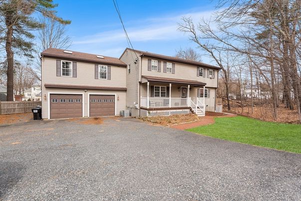 Attached, Exterior, Facade, Raised Ranch