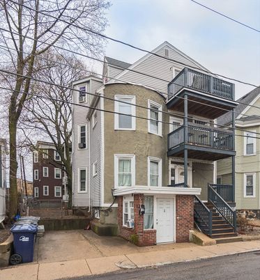 Exterior, Facade, Brick Facade, Rowhouse