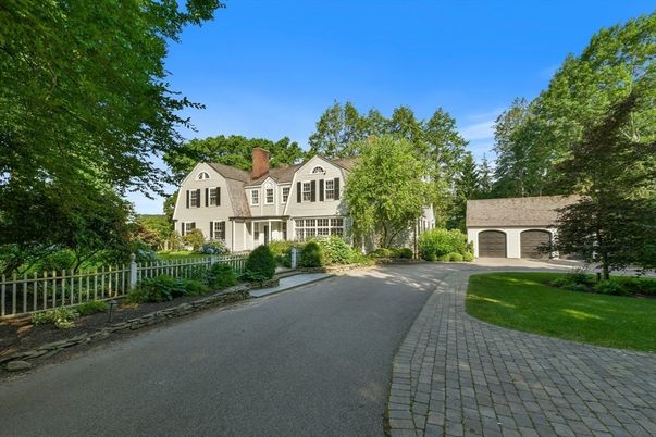 Backyard, Exterior, Facade, Queen Anne Victorian