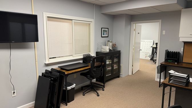 Home Office, Interior