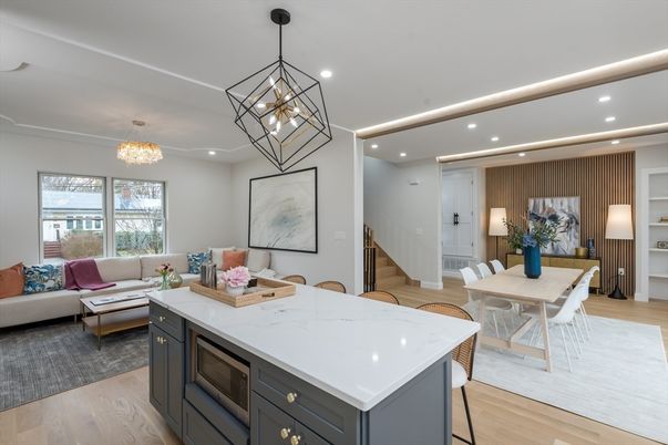 Chandelier, Dining room, Interior, Living room, Pendant Lights, Recessed Lighting, Wood Texture Flooring
