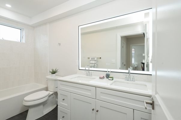 Bathroom, Dual Sink Vanities, Interior, Recessed Lighting