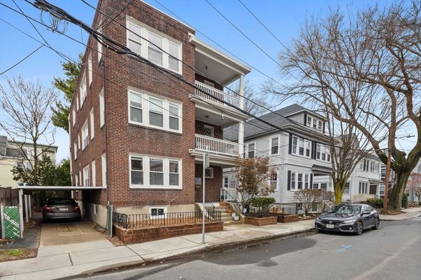 Exterior, Facade, Brick Facade, Rowhouse