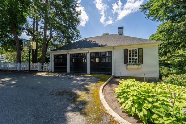 Detached Garage, Exterior