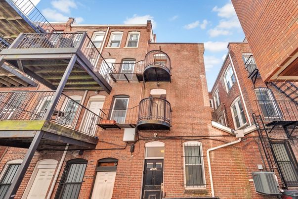 Exterior, Facade, Brick Facade, Rowhouse