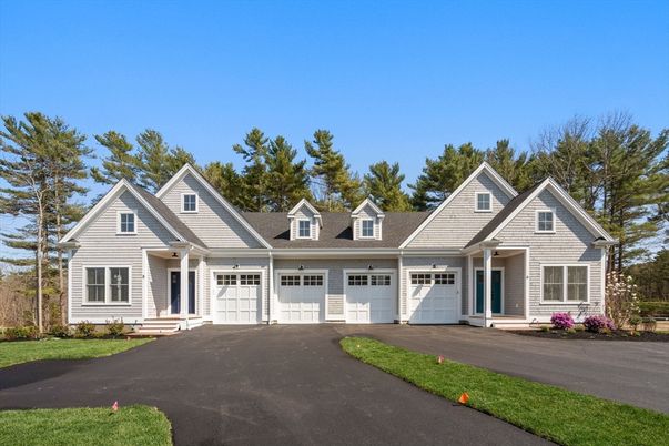 Attached, Exterior, Facade, Farmhouse