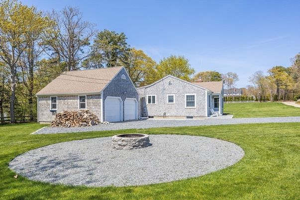 Backyard, Detached Garage, Exterior