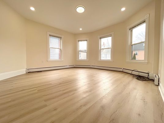 Empty room, Interior, Recessed Lighting, Wood Texture Flooring
