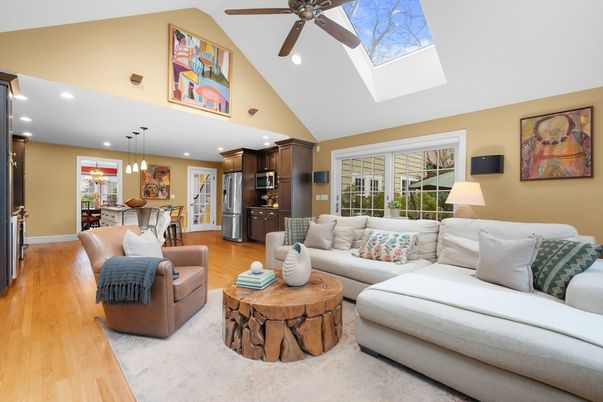 Dining room, Interior, Kitchen, Living room, Pendant Lights, Recessed Lighting, Stainless Steel Appliances, Wood Texture Flooring